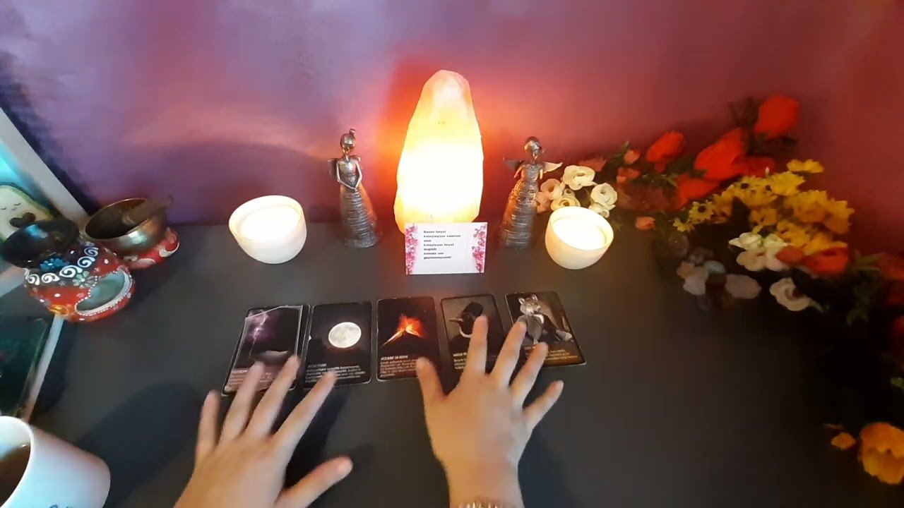 No momento, você está visualizando Aklınızdaki kişiye sizi sordukBakın sizinle ilgili neler söyledi #tarot #fyp #keşfet