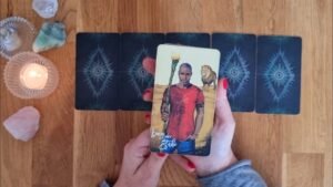Leia mais sobre o artigo MASZ WIADOMOŚĆ!💌 Poszukiwanie sensu – co dalej? | Chęć bycia zauważonym💫🌟[Tarot na teraz]