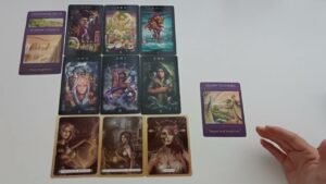 Leia mais sobre o artigo Seninle İlgili Akıldan Yürekten Geçenleri Tarot