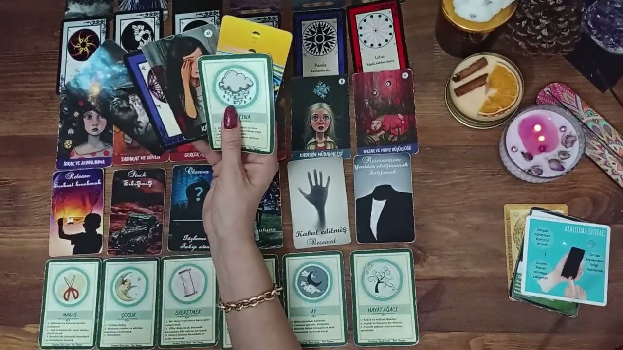 No momento, você está visualizando Sessizlik Bozulacak mı? Aklındaki kişi ile yollariniz  tekrardan kesişecek mi?#tarot#tarotreading 💯💫