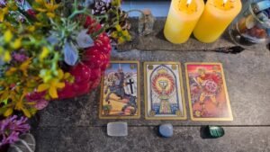 Leia mais sobre o artigo Što vam moje karte žele reći o toj osobi? 💝 bezvremensko tarot čitanje