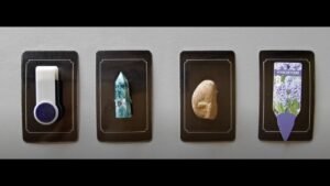 Leia mais sobre o artigo tarot: chọn tụ bài: người bạn tổn thương, họ có hận bạn không?