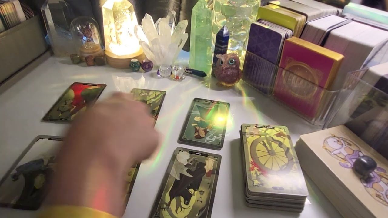 No momento, você está visualizando Tarot / Lời khuyên cho kết nối tình cảm của bạn 💜