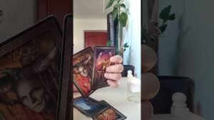 Leia mais sobre o artigo Tarot – Nézd!! Üzenet 20-30-40-50-60-70 éveseknek.