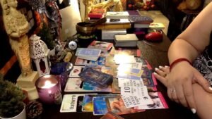 Leia mais sobre o artigo AKLINDAKİ DÜRTTÜ, SENİNLE KONUŞMAK İSTİYOR!