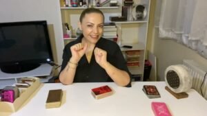 Leia mais sobre o artigo 💔ÜÇLÜ İLİŞKİ 💔SEN 💔AKLINDAKİ KİŞİ💔ÜÇÜNCÜ KİŞİ 💔SÜREÇ ? #tarot #yasakilişkitarotaçılımı #üçlüi̇lişki