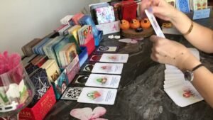 Leia mais sobre o artigo 💜✨ONA SENİ SORDUM✨GERÇEK NİYETİ NE#tarot#tarotfalı#tarotreading