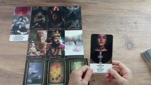 Leia mais sobre o artigo Sessizliğin Onu Nasıl Etkiliyor? Sessizliği Bozacak mı? Tarot