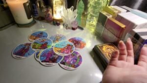 Leia mais sobre o artigo Tarot / Người mới tới hay người cũ quay về 💜
