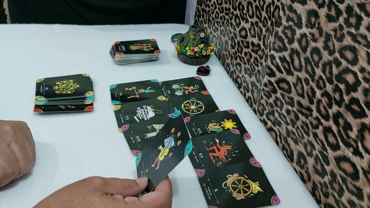 No momento, você está visualizando ¿Te extraña,  le haces falta? Tarot interactivo
