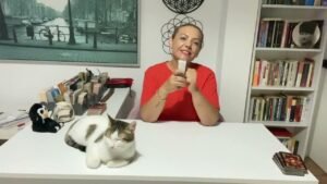 Leia mais sobre o artigo 🎭AKLIMDAKİ KİŞİ BENDEN NE GİZLİYOR ? #tarot #tarotfali #fal #yasakaşktarotaçilimi #viralvideo