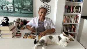 Leia mais sobre o artigo 🔮AKLINDAKİ KİŞİ İLE YAKINDA YÜZLEŞME YAŞANACAK MI? #tarot #fal #aklımdakikişitarot #yasakaşktarot