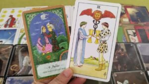 Leia mais sobre o artigo AKLINDAKİ KİŞİ❤ 💌SENİN İLE İLGİLİ HANGİ KARARI ALDI❤ 🧿💯#tarotfalı #aklımdakikişihakkımdanedüşünüyor