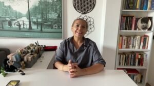 Leia mais sobre o artigo ❤️AKLINIZDAKİ KİŞİ İLE NE ZAMAN İLETİŞİMİNİZ OLUR? KÜS💔AYRI💔DARGIN 💔#tarot #fal #aklımdakikişitarot