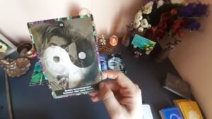 Leia mais sobre o artigo Aklınızdaki Kişinin Hislerine ve Duygularına Derinlemesine Bakış (EN DERİN GERÇEKLER!)