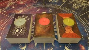 Leia mais sobre o artigo Jak On / Ona Cię postrzega? 🔎🎨🤔 (Czytanie Bezterminowe⌛️): Wybierz Talie i sprawdź! 🃏🎴🀄️