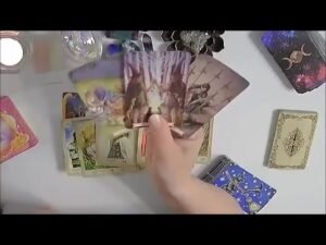 Leia mais sobre o artigo Kim dla Niego  Niej  teraz Jesteś  ❤️ #intuition #przepowiednia #tarotcards  Tarot bez czasowości