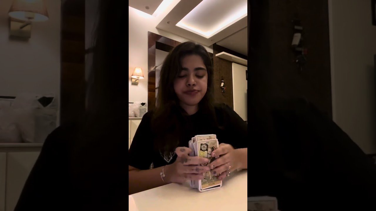 No momento, você está visualizando Kya pata hona chahiye apko ?❤️‍🩹 (Lions gate portal energy) 888 || Tarot Reading (Hindi)