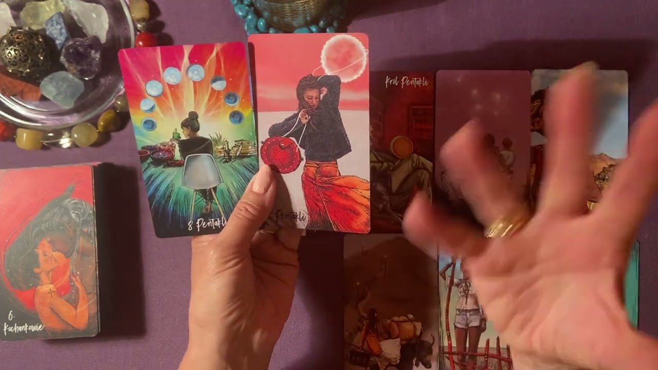 No momento, você está visualizando CO ON/ ONA PRZED TOBĄ UKRYWA :)  #tarot #czytanietarota #kartytarota #tarotinteractivo #związki