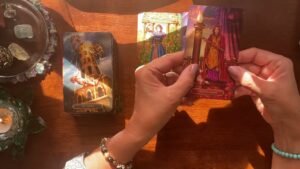 Leia mais sobre o artigo MASZ BARDZO WAŻNĄ WIADOMOŚĆ OD NIEGO ;) #czytanietarota #tarot #tarotnamiłość