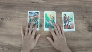 Leia mais sobre o artigo Ona Seninle İlgili Sorular Sordum❓İtirafları Neler?💕 Tarot