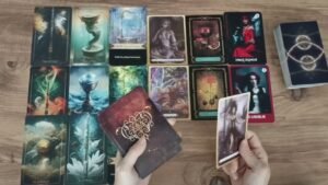Leia mais sobre o artigo Sessizliğin Onu Nasıl Etkiliyor? Sessizliği Bozacak mı? Tarot
