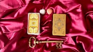 Leia mais sobre o artigo Aklınızdaki kişi gerçekten şu an sizinle ilgili neler düşünüyor? Duygularında neler var ? ♥️🌹🍷🐞☎️🧲🍎