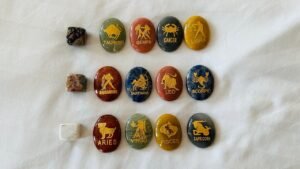 Leia mais sobre o artigo Are You On Their Mind? PICK A CARD 💘 LOVE TAROT READING 🌺 TWIN FLAMES 🌈