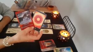 Leia mais sobre o artigo “Bütün dünya Allah’ın heybetiyle var olur” aklındaki kişi uyanıyor! #tarot @DesteninGizemi