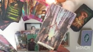 Leia mais sobre o artigo CO On/Ona MA W GŁOWIE  A CO W SERCU ❤️ TAROT