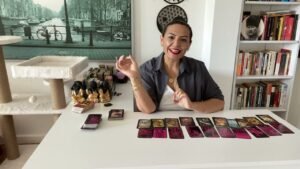 Leia mais sobre o artigo 💯KENDİNİ GERİYE ÇEKERSEN AKLINDAKİ SENİN İÇİN MÜCADELE EDER Mİ ? #tarot #tarotfali #aklımdakikişi