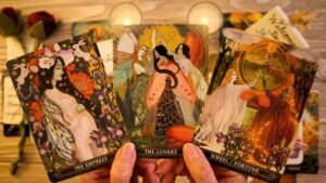 Leia mais sobre o artigo LOVE TAROT READING- THIS GOES WAY BEYOND A MAJOR LOVE OFFER!!! 🤯❤️