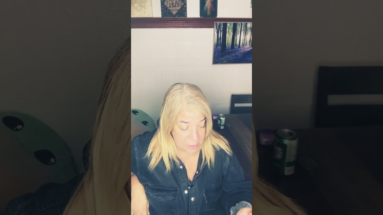 No momento, você está visualizando Rise and Shine with TODAY’S TAROT Message!