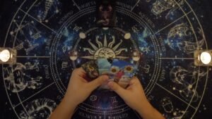 Leia mais sobre o artigo Tarot Tygodniowy 🃏🎴🀄️ 21-27/10/2024 🗓: Wszystkie Znaki Zodiaku (♈️♉️♊️♋️♌️♍️♎️♏️♐️♑️♒️♓️)