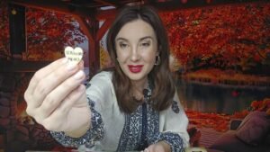 Leia mais sobre o artigo 𝗡𝗢𝗨𝗧𝗔̆𝗧̦𝗜 𝗦𝗨𝗥𝗣𝗥𝗜𝗭𝗔̆! 😲 𝗖𝗜𝗡𝗘𝗩𝗔 𝗗𝗢𝗥𝗘𝗦̦𝗧𝗘 𝗦𝗔̆ 𝗧𝗘 𝗥𝗘𝗩𝗔𝗗𝗔̆! 𝗨𝗡 𝗦𝗨𝗖𝗖𝗘𝗦 𝗥𝗔̆𝗦𝗨𝗡𝗔̆𝗧𝗢𝗥! 🧚‍♀️