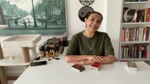 Leia mais sobre o artigo 🔮AKLINDAKİ KİŞİ İLE YAKIM SÜREÇTE BE YAŞAYACAKSINIZ? #tarot #tarotacilimi #fal #aşkfalı #tarotfali