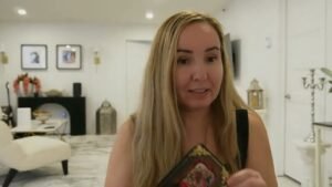 Leia mais sobre o artigo CE FACE? CE SIMTE? CE GANDESTE PERSOANA DIN MINTEA TA?