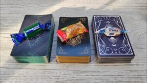 Leia mais sobre o artigo Czytanie tygodniowe 💌🥰 4-10/11/24 🥰💌 Wybierz intuicyjnie lub według swojego znaku zodiaku 😊🎁🎀