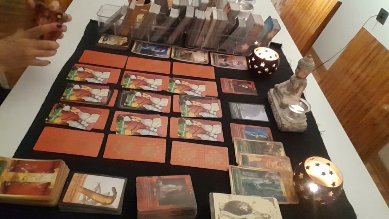 No momento, você está visualizando Herkes bir diğerine soruyor, orada neler oluyor? #aklimdakikişi #tarot