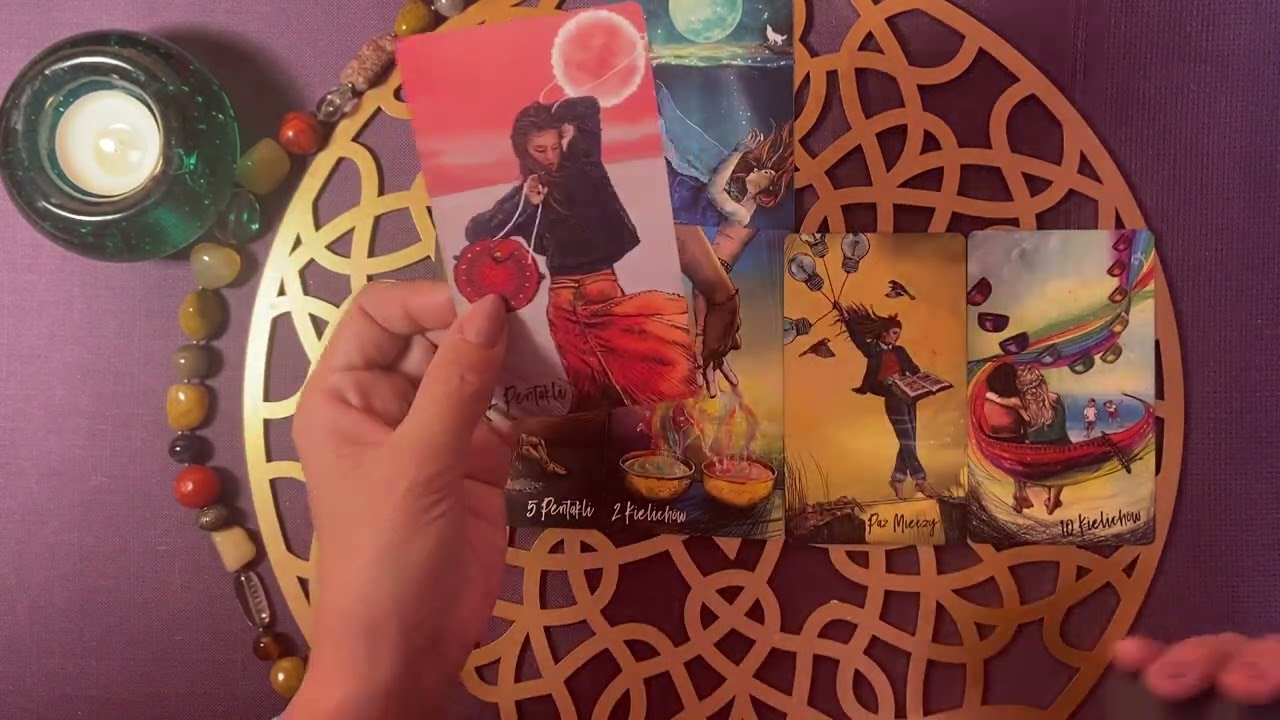 No momento, você está visualizando KTO SIĘ W TOBIE ZAKOCHAŁ 😍 #tarot #tarotinteractivo #tarotcards l #czytanietarota