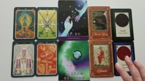 Leia mais sobre o artigo Ne Durumda? Seninle İlgili Neler Yaşıyor? Tarot