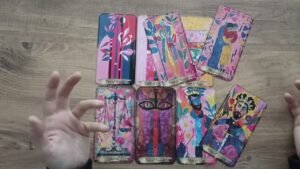 Leia mais sobre o artigo Yakın Gelecekte Seni Neler Bekliyor? Tarot