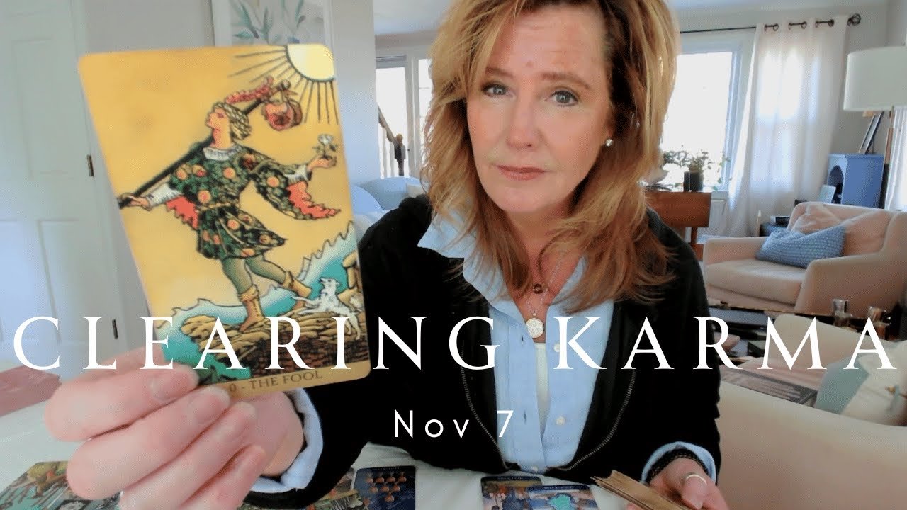 No momento, você está visualizando Your Daily Tarot Reading : NEW Path For The Divine Feminine – Clearing Past Karma