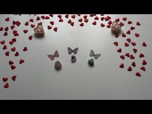 Leia mais sobre o artigo Zavirite u dusu voljene osobe💜Osećanja prema Vama💜 Tarot čitanje🔮
