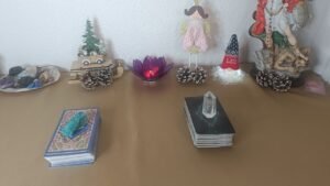 Leia mais sobre o artigo ✨❤️ PIENSA EN UNA PERSONA Y TE DIRÉ LO QUE SIENTE POR TI…❤️✨ Tarot interactivo amor