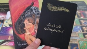 Leia mais sobre o artigo AKLINDAKİ KİŞİ❤️HERŞEYİ İTİRAF ETTİ😇❤️HAZIR MISIN❤️ #tarot #aklımdakikişihakkımdanedüşünüyor #keşfet