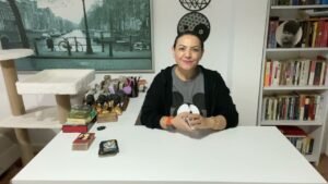 Leia mais sobre o artigo ❤️‍🩹AKLINDAKİ KİŞİ SENDEN NEDEN UZAKLAŞTI ? #tarot #tarotfali #aklımdakikişitarot #yasakaşktarot