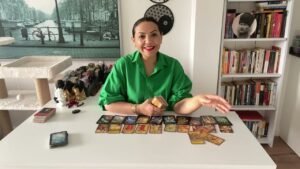 Leia mais sobre o artigo 💯AKLINIDAKİ KİŞİ SENDEN NE GİZLİYOR ? #tarot #tarotfali #aklımdakikişitarot #tarotacilimi #astroloji