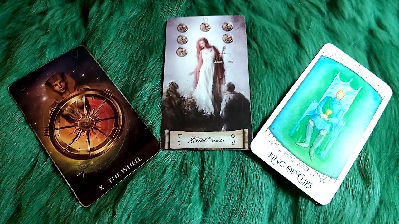 No momento, você está visualizando CÓ NGƯỜI ĐANG SAY BỜ MÔI ÁNH MẮT CỦA BẠN MẤT RỒI. HỌ LÀ AI ? @EvelynTarot