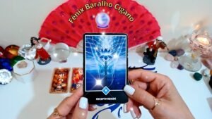Leia mais sobre o artigo 😍COMO ELE(A) ESTÁ LONGE DE MIM? O QUE PENSA? VAI SE REAPROXIMAR?🔮Tarot hoje/ Baralho Cigano